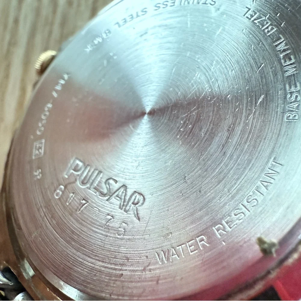 Pulsar mens two tone classic watch NEW BATTERY